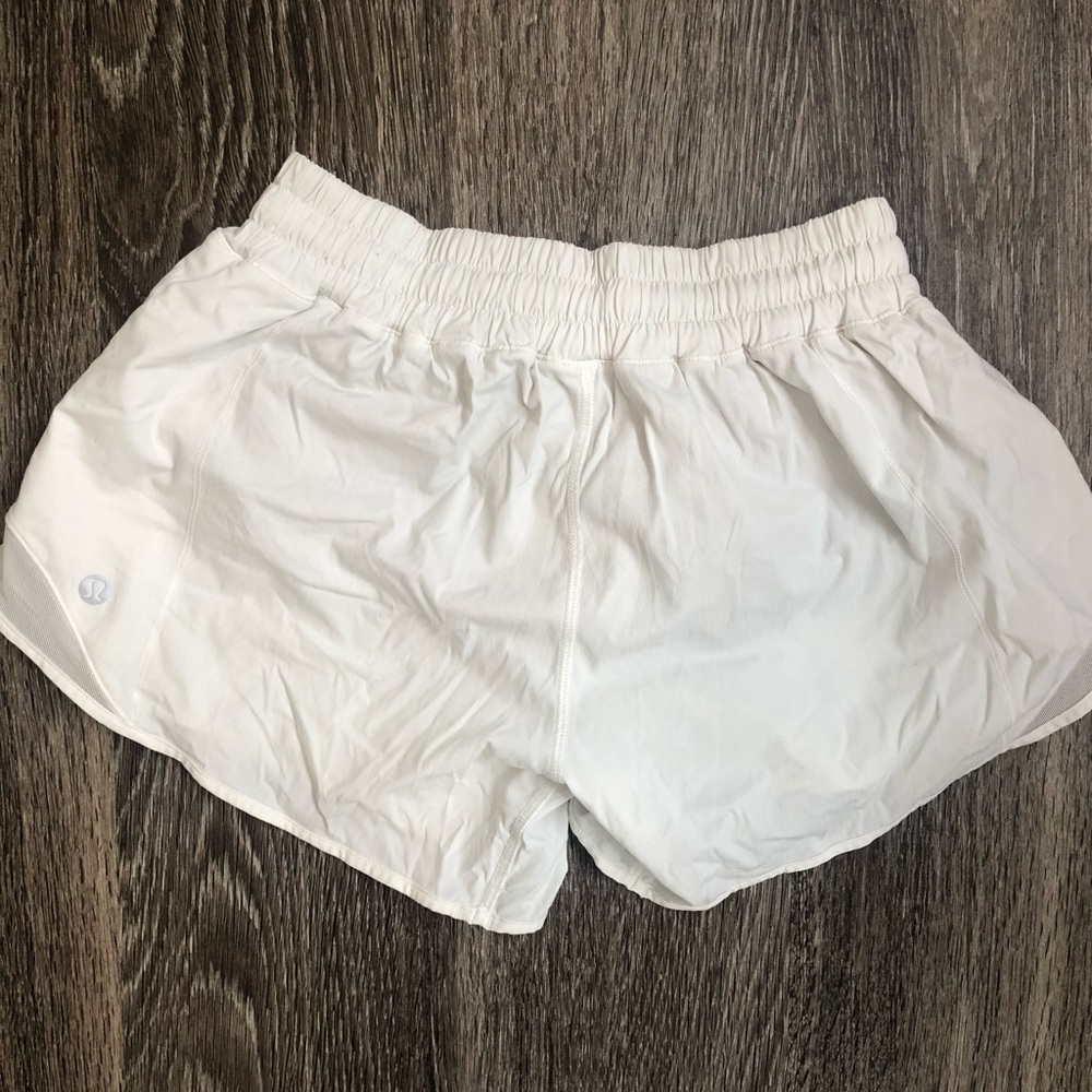 Lululemon Hotty Hot Low-Rise Lined Short